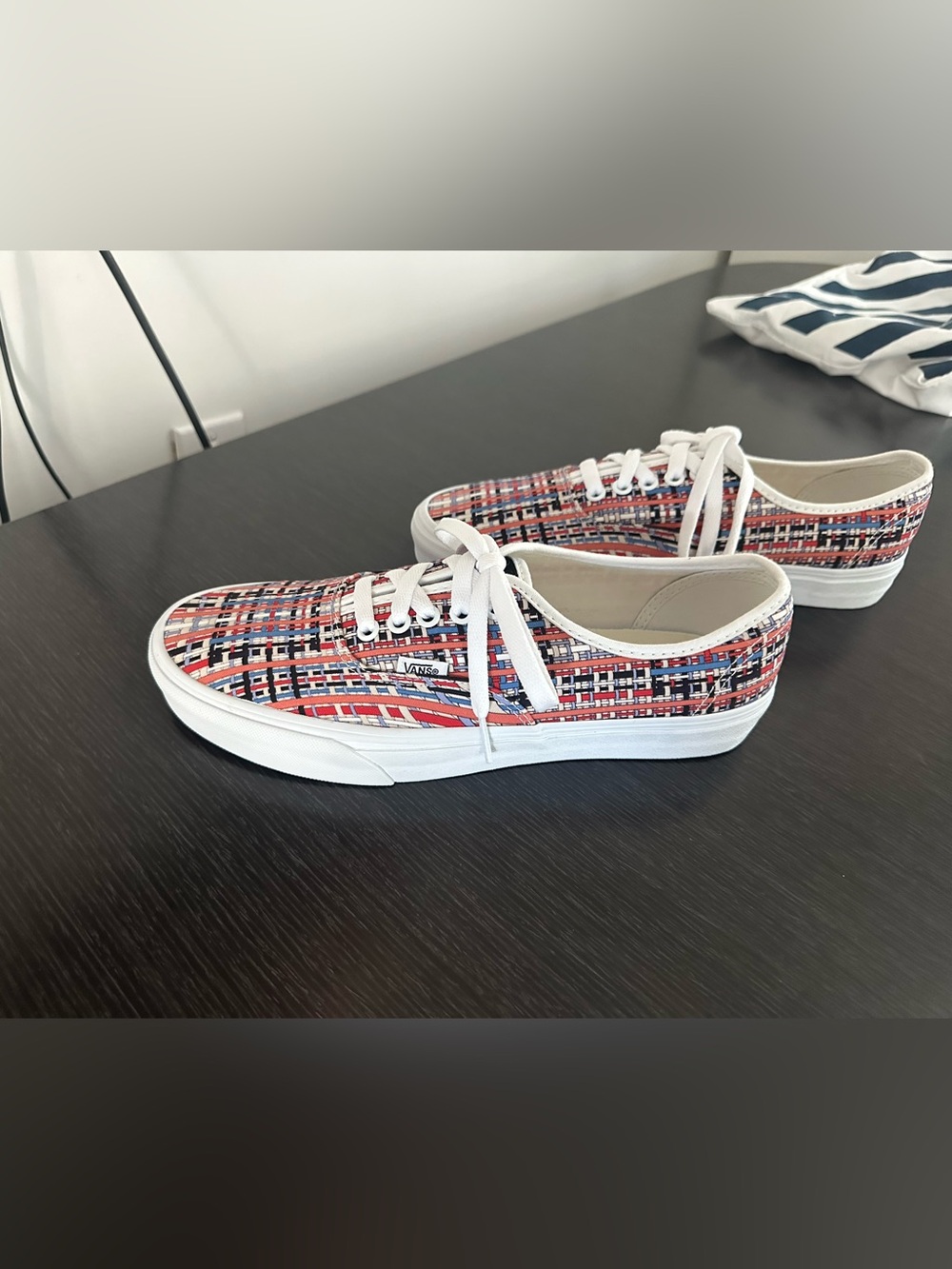 Brand new! Unisex Vans!